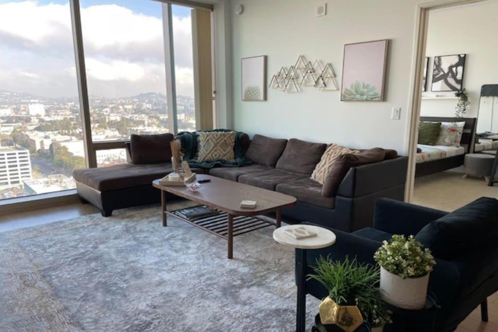 Excellent View Of The City La *